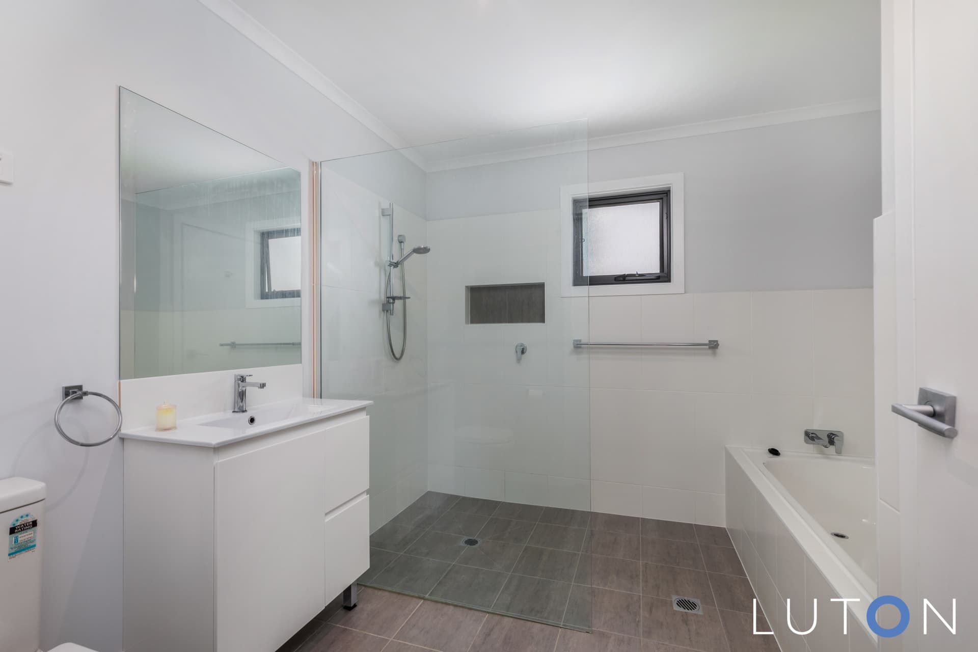 19 Lyall Crescent, Kambah ACT 2902, Kambah - Thumbnail 3