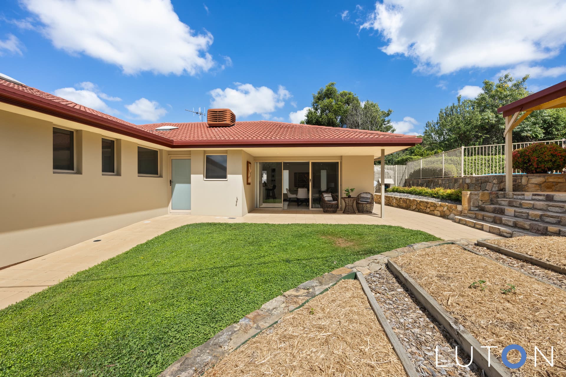 4 McLaren Crescent, Pearce ACT 2607, Pearce - Thumbnail 2