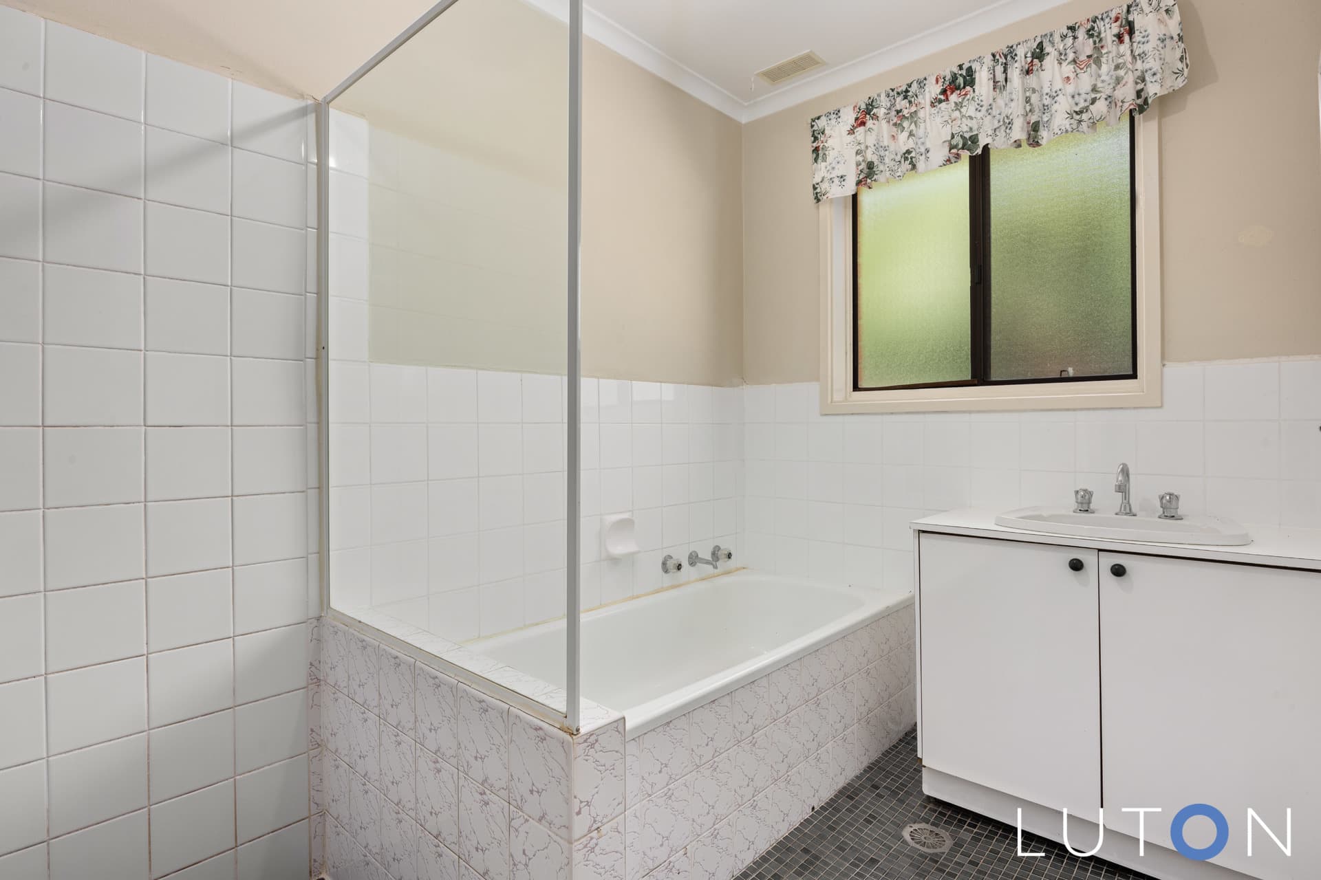 7 Browne Place, Kambah ACT 2902, Kambah - Image 1