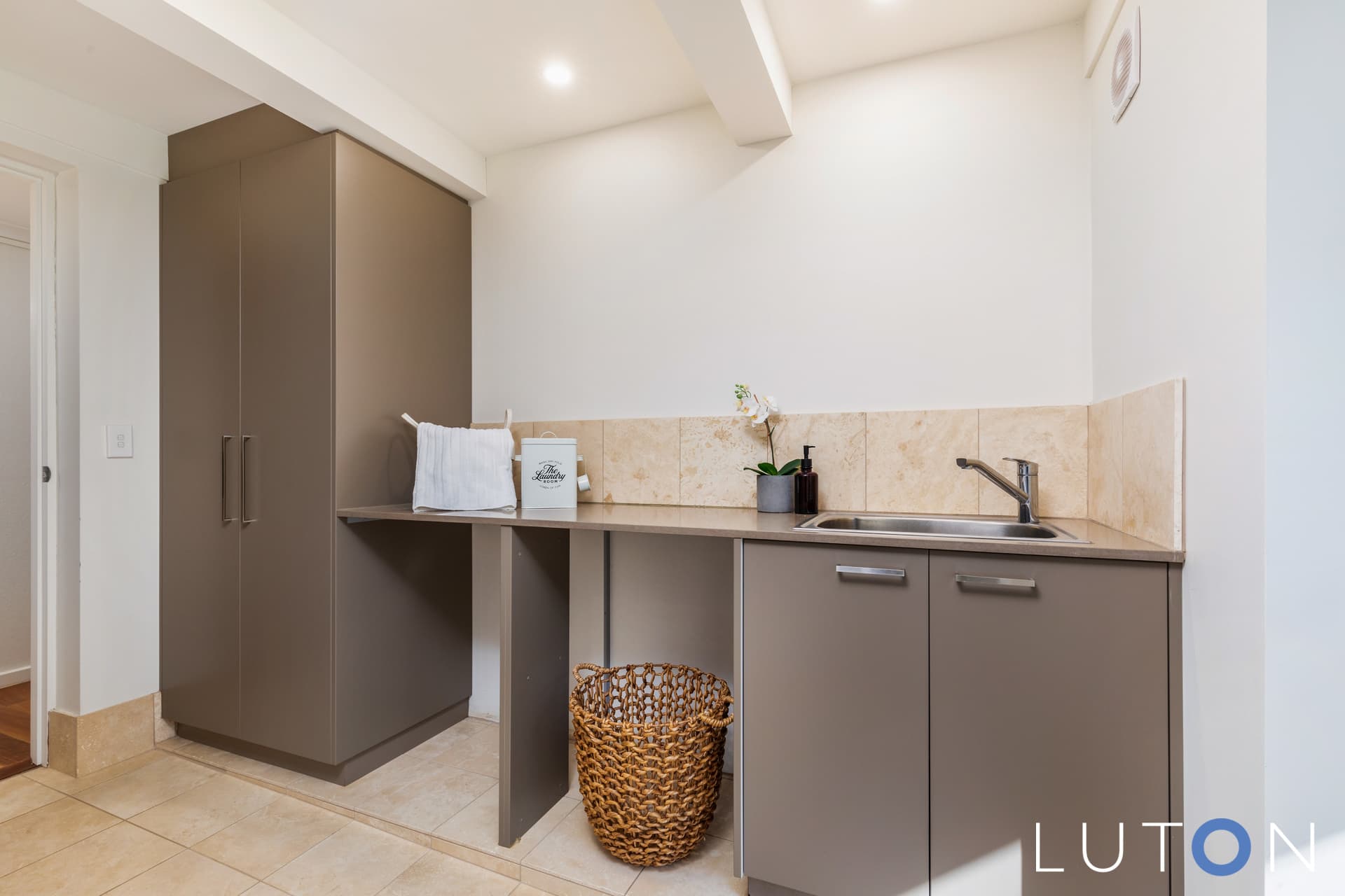 93 Strickland Crescent, Deakin ACT 2600, Deakin - Thumbnail 8