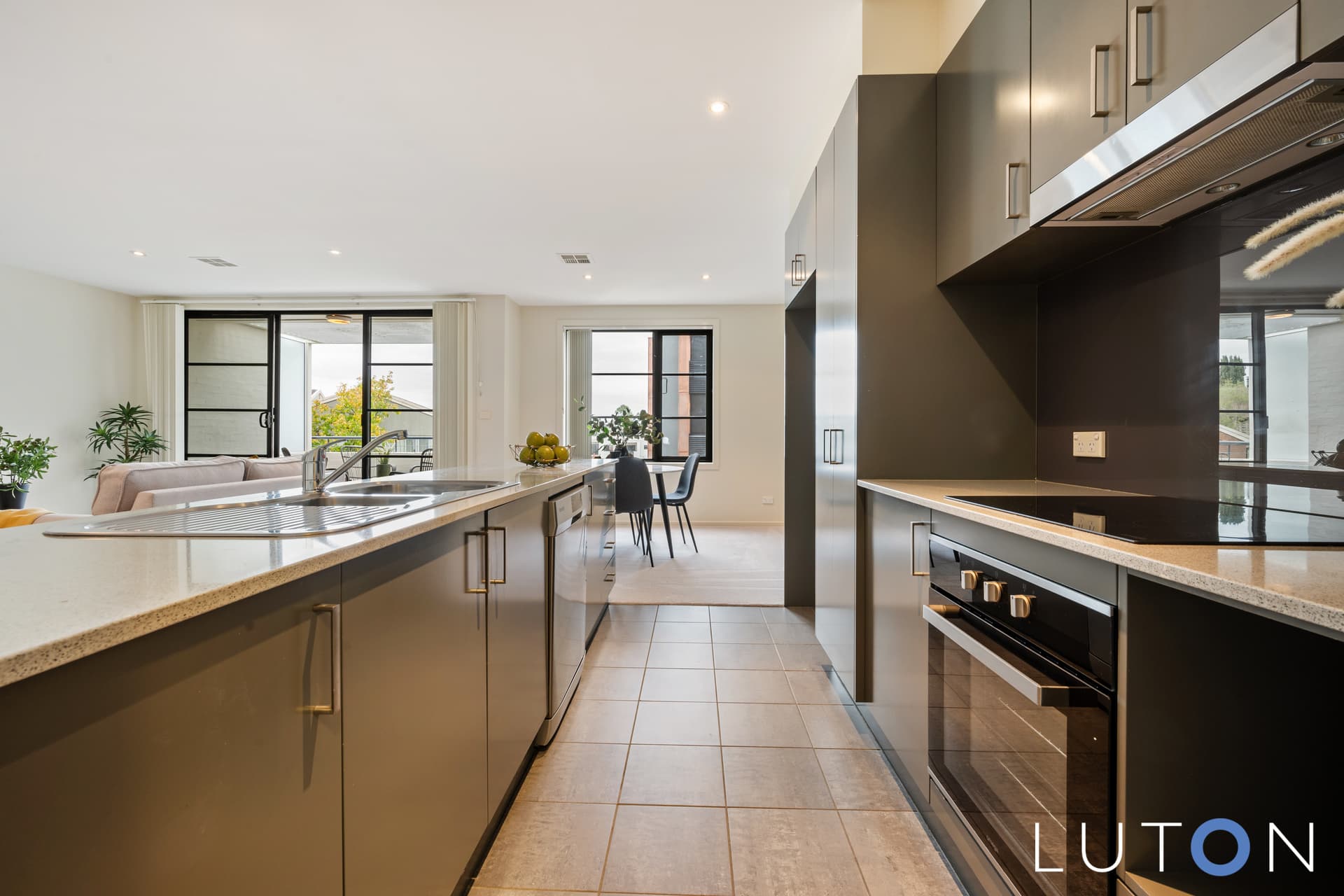 18/3 Burke Crescent, Griffith ACT 2603, Griffith - Thumbnail 2