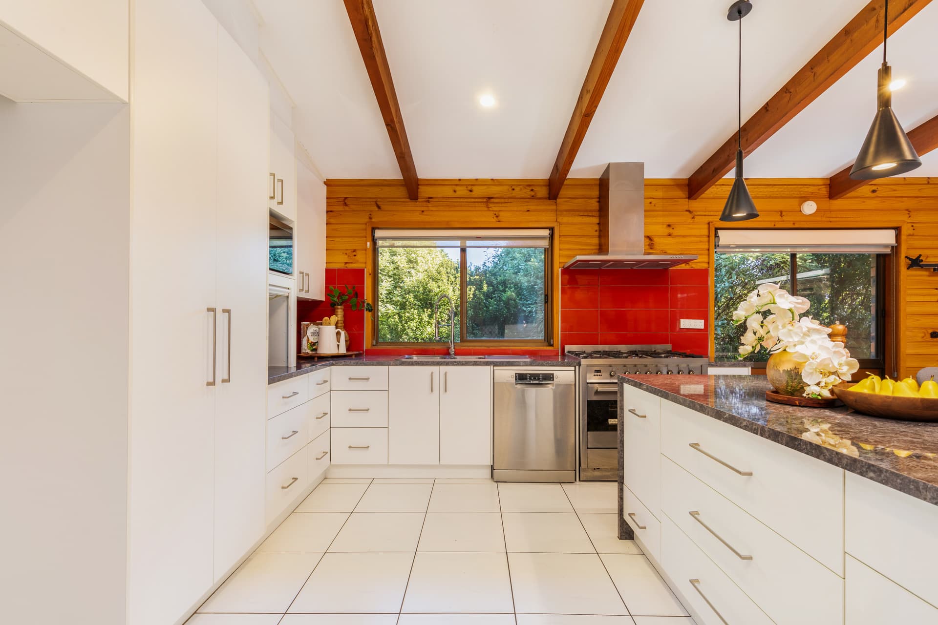 420 Bugden Avenue, Fadden ACT 2904, Fadden - Thumbnail 2