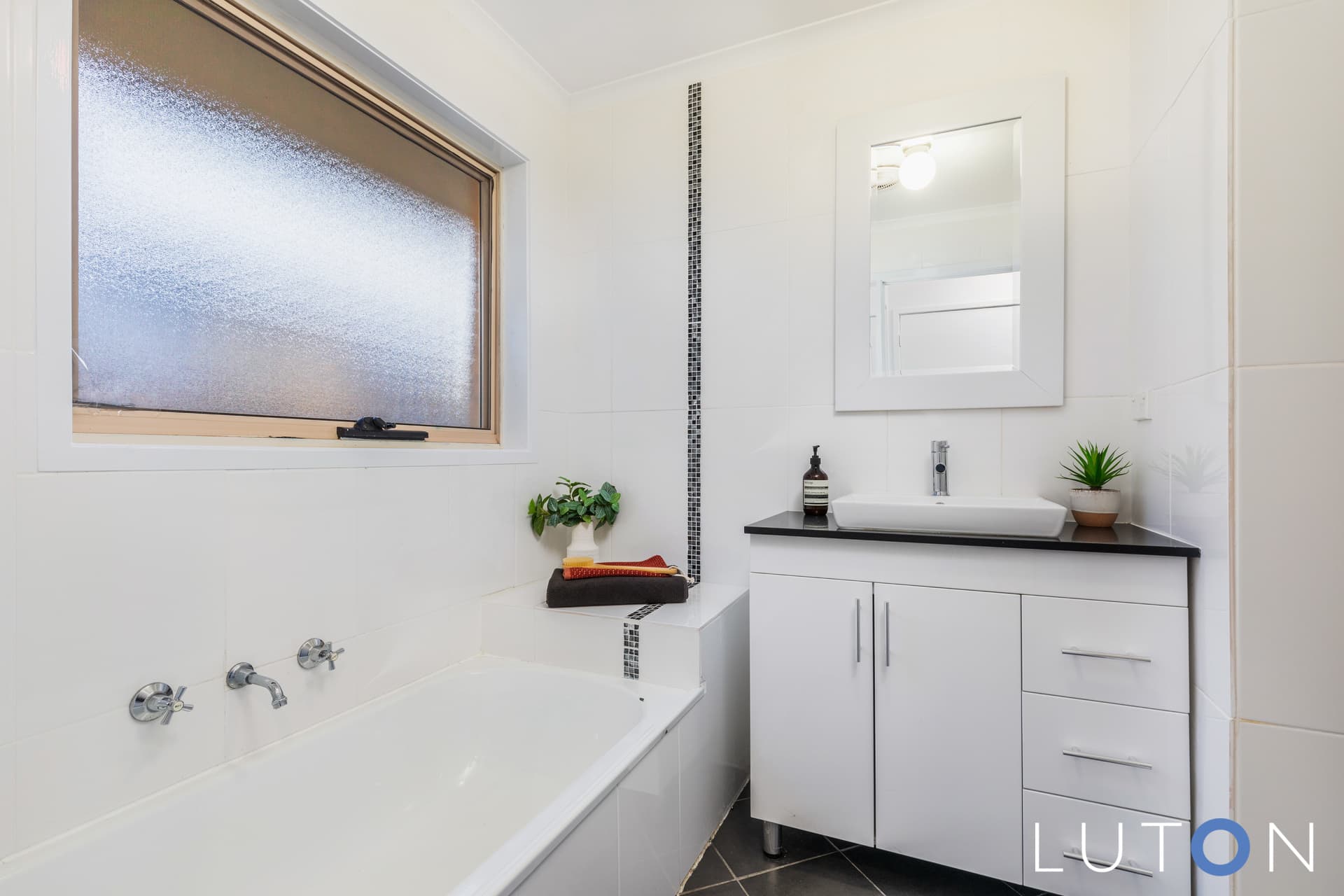 9 Keira Street, Narrabundah ACT 2604, Narrabundah - Thumbnail 2