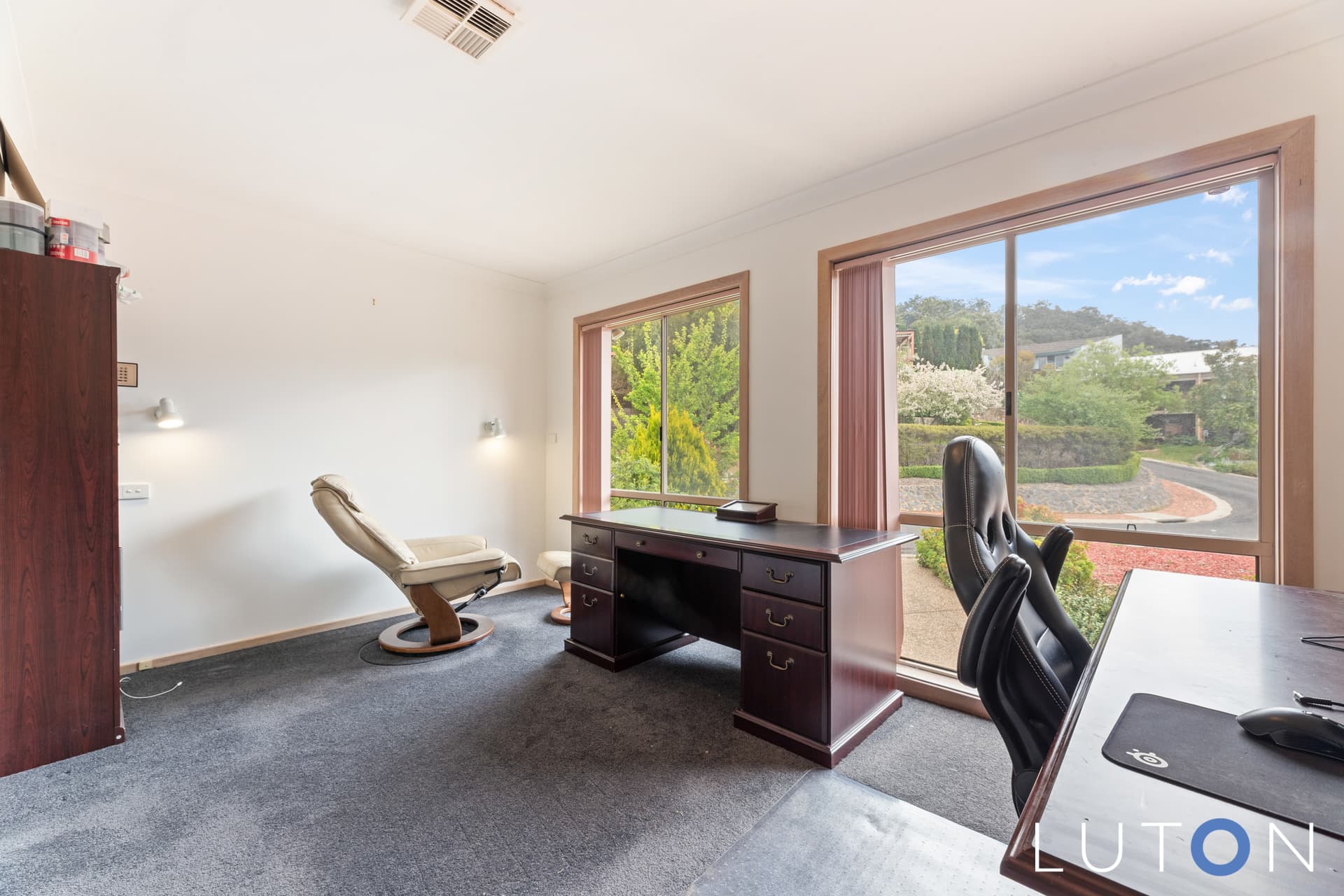 15 Richter Close, Fadden ACT 2904, Fadden - Thumbnail 2