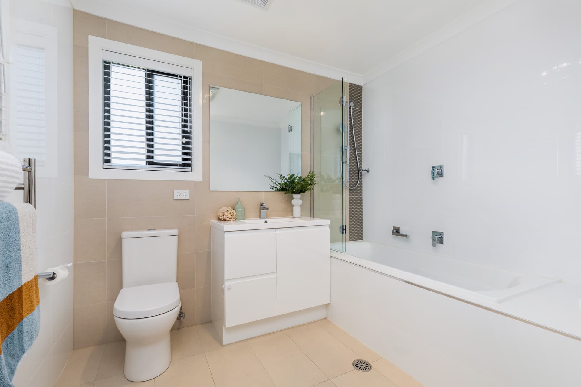 28/1 Gifford Street, Coombs ACT 2611, Coombs - Thumbnail 2