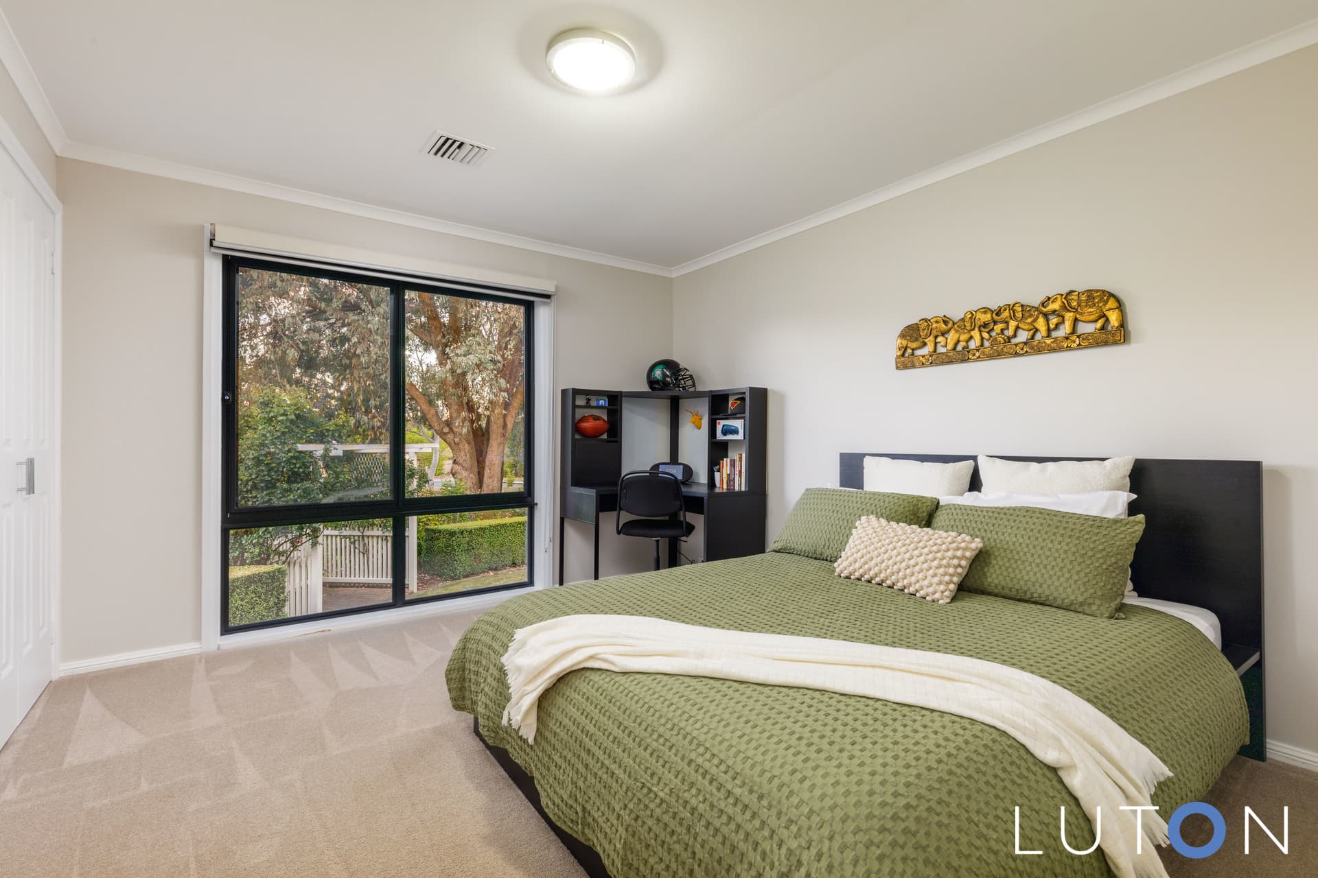 2 Lloyd Place, Kambah ACT 2902, Kambah - Thumbnail 2