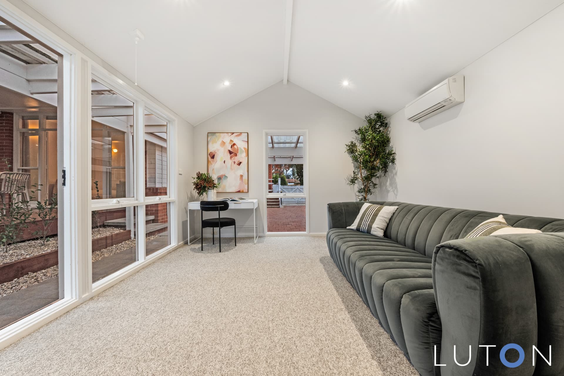 11 Schomburgk Street, Yarralumla ACT 2600, Yarralumla - Thumbnail 6