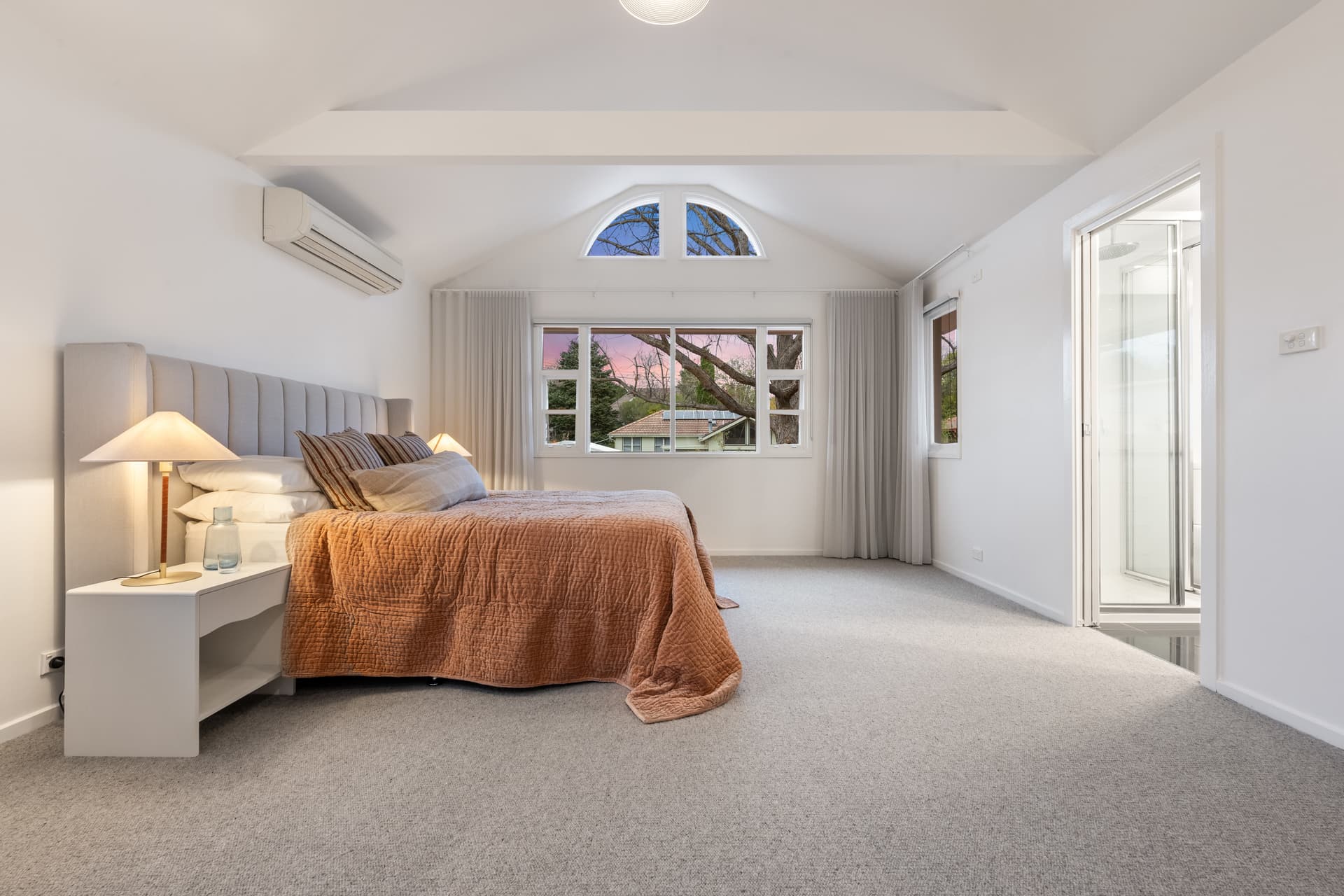 11 Schomburgk Street, Yarralumla ACT 2600, Yarralumla - Thumbnail 2