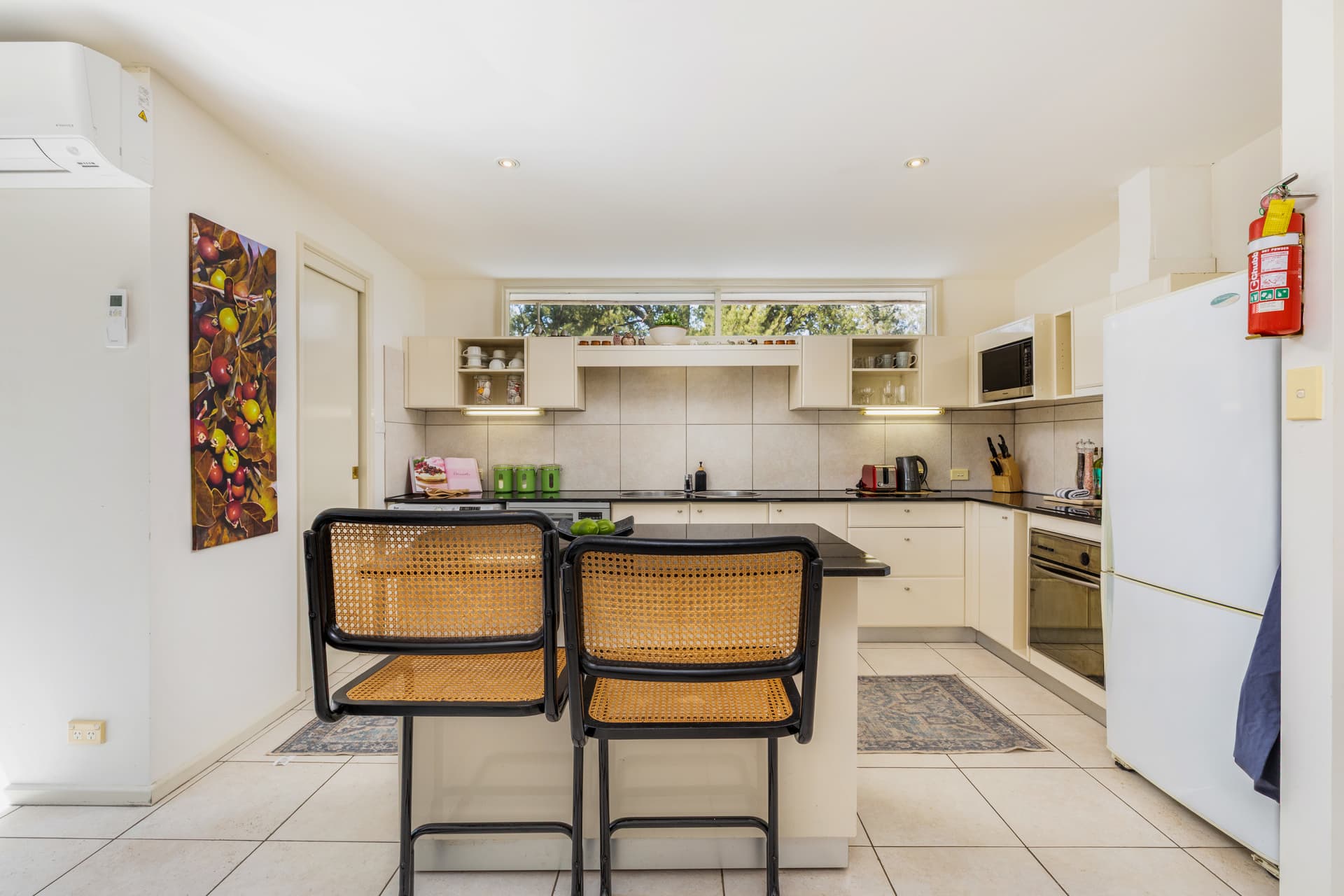 10 Schlich Street, Yarralumla ACT 2600, Yarralumla - Thumbnail 2