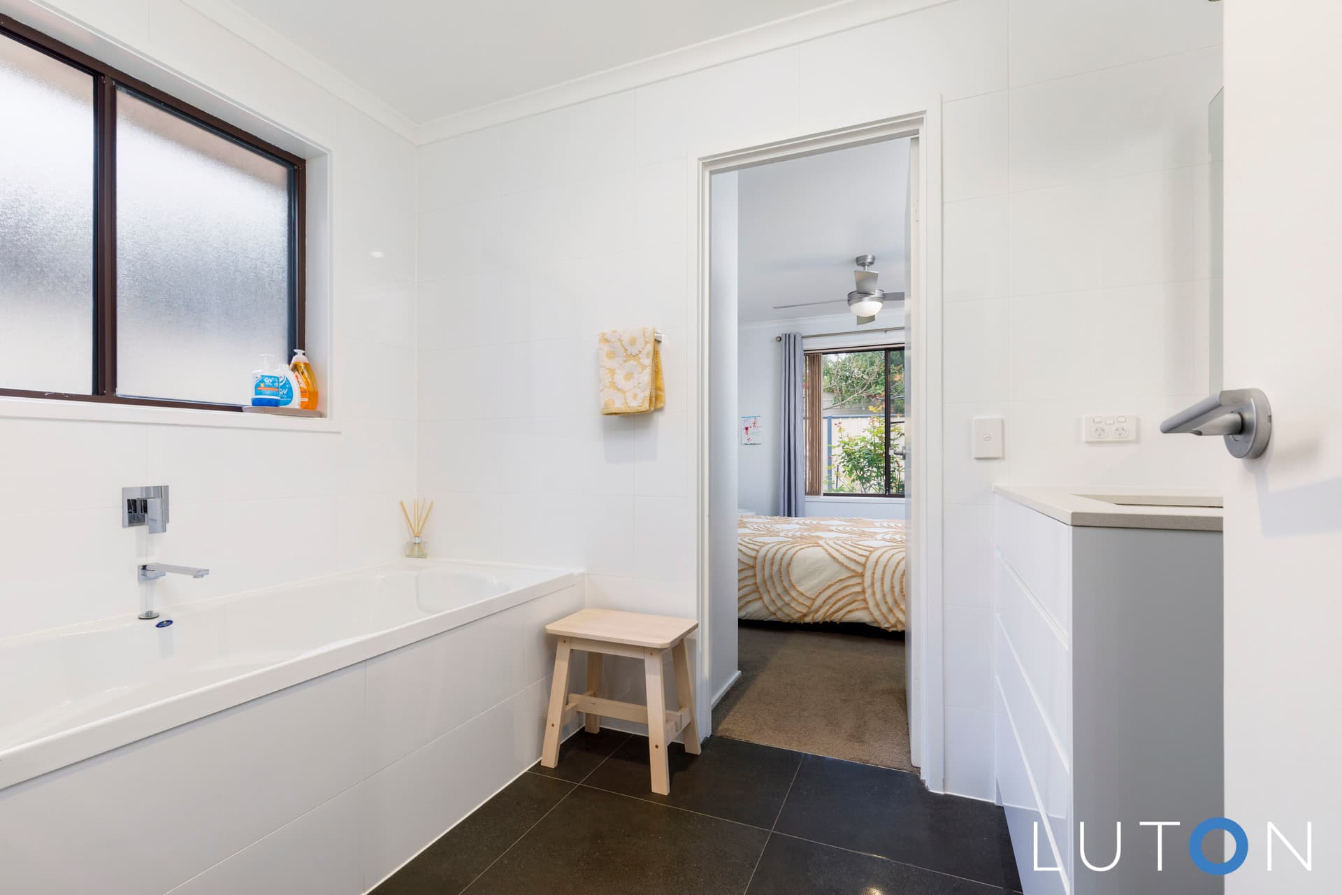 8 Hollis Place, Gordon ACT 2906, Gordon - Thumbnail 4