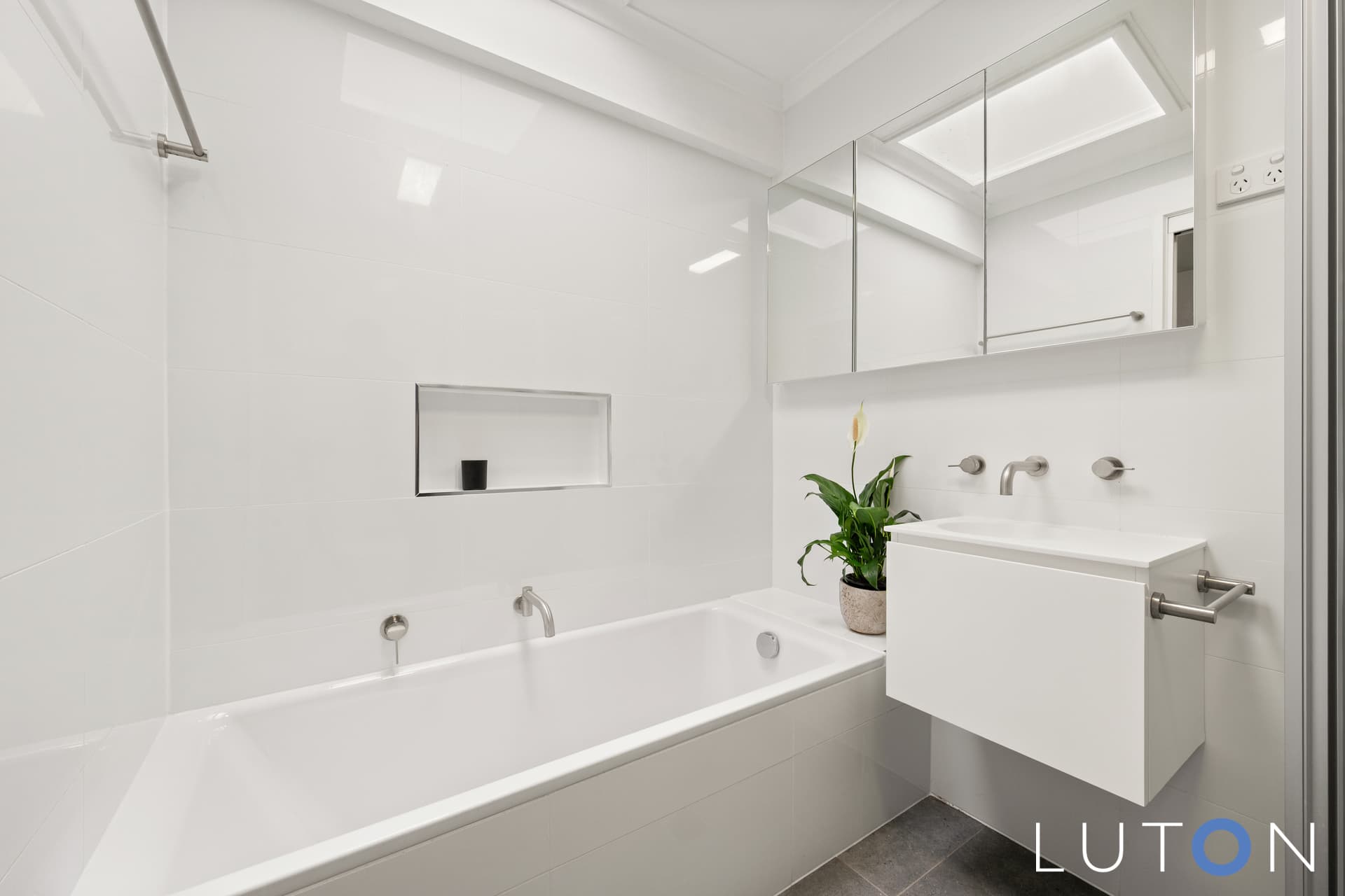 21/3 Lane Poole Place, Yarralumla ACT 2600, Yarralumla - Thumbnail 2