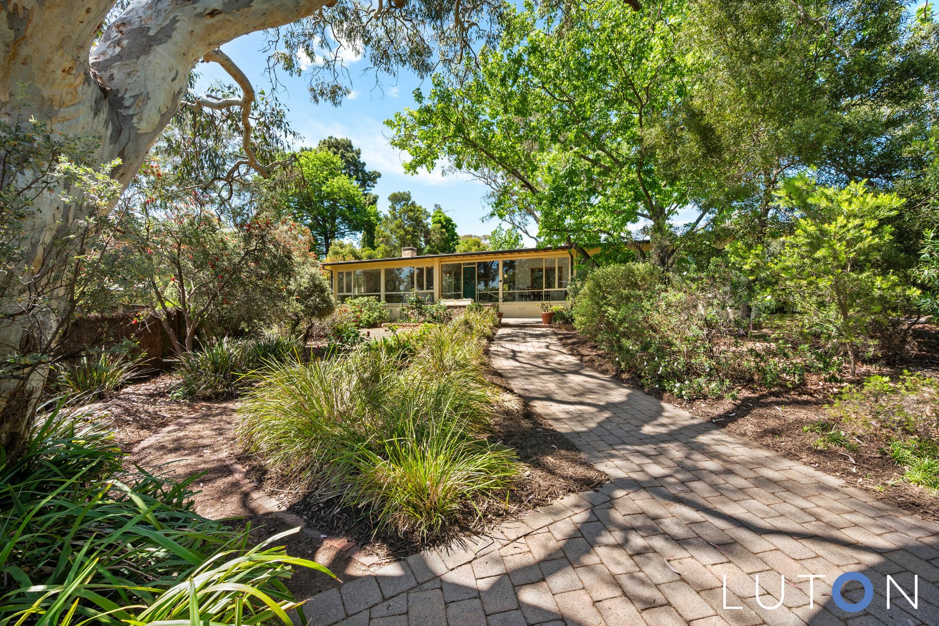 11 Robe Street, Deakin ACT 2600, Deakin - Image 1