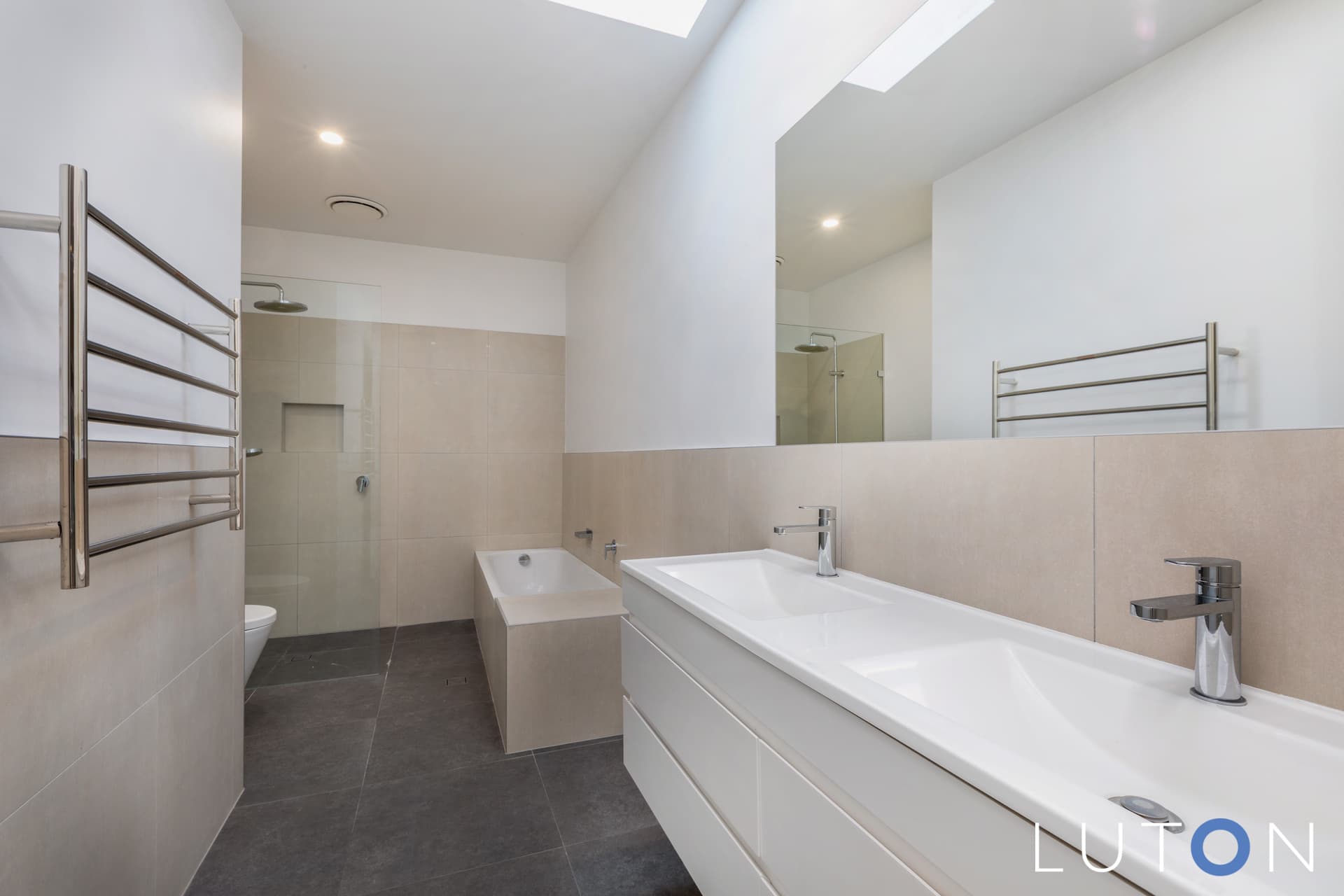 2/215 La Perouse Street, Red Hill ACT 2603, Red Hill - Thumbnail 2
