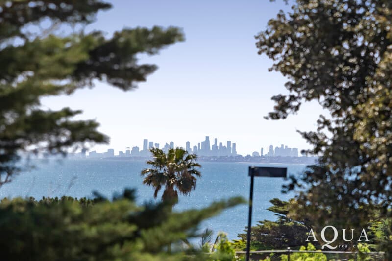 4 Watts Crescent, Mount Eliza, Mount Eliza - Thumbnail 2