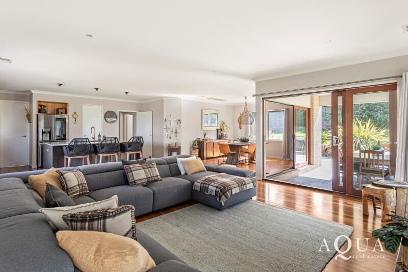 17 Maddison Avenue, Mount Eliza, Mount Eliza - Thumbnail 3