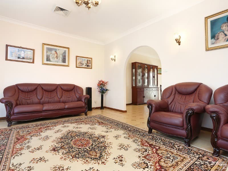 2 Franklin Place, Bossley Park, NSW, 2176, Bossley Park - Thumbnail 3