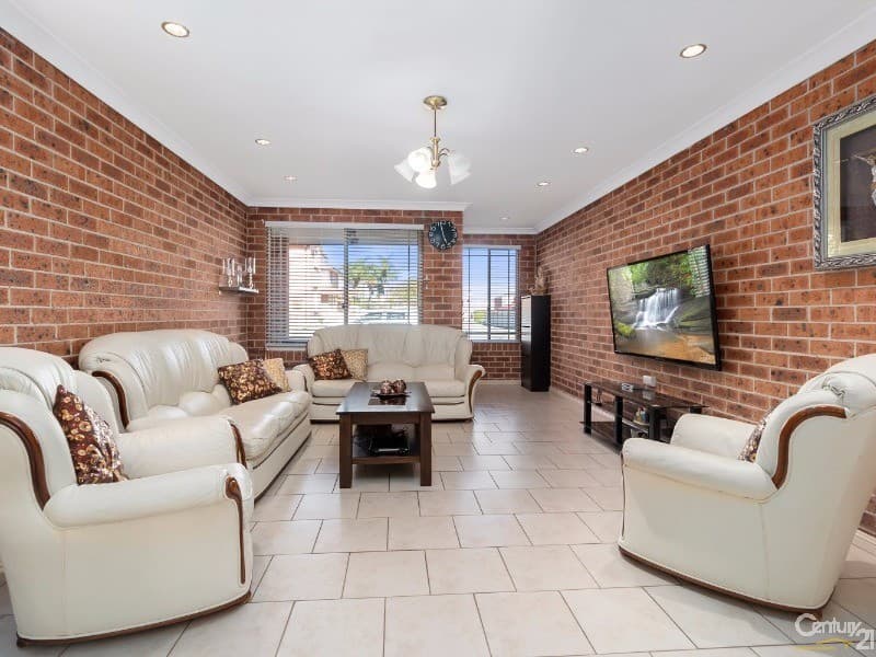 15 Pegasus Avenue, Hinchinbrook, NSW, 2168, Hinchinbrook - Thumbnail 2