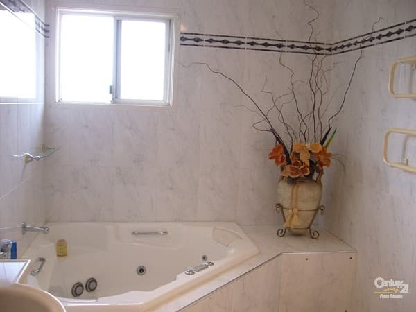 6/2B St Elmo Pde, Kingsgrove, NSW, 2208, Kingsgrove - Thumbnail 3