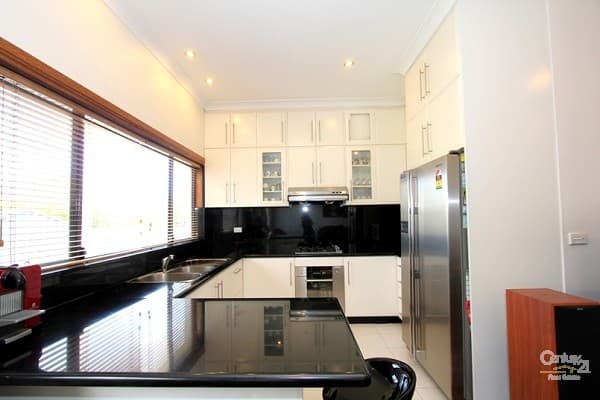 8a Neirbo Avenue, Hurstville, NSW, 2220, Hurstville - Thumbnail 4
