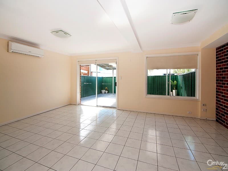 101/8 Spinnaker Dr, Sandstone Point - Thumbnail 2