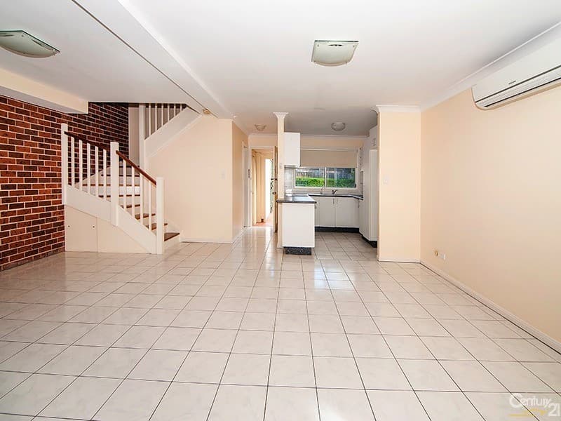 101/8 Spinnaker Dr, Sandstone Point - Thumbnail 3