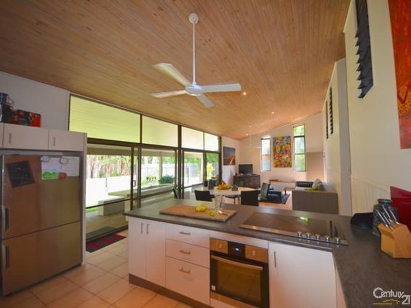 8 June Crescent, Noosaville, QLD, 4566, Noosaville - Thumbnail 2