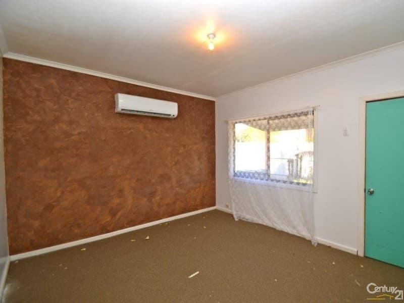 17 Clover Way, Helensvale - Thumbnail 3