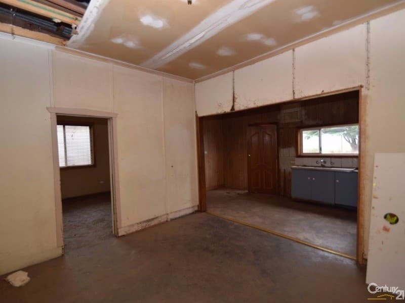 131 Ryan Street, Broken Hill, NSW, 2880, Broken Hill - Thumbnail 3