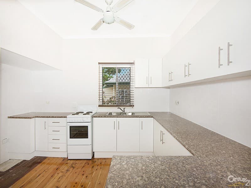 12 Frank Street, Scarborough, QLD, 4020, Scarborough - Thumbnail 2
