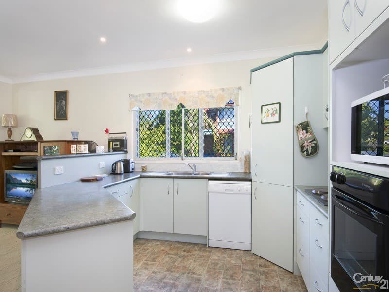 6 Phillip Street, Scarborough, QLD, 4020, Scarborough - Thumbnail 2