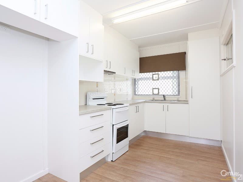 82 Sylvan Crescent, Leeming, WA, 6149, Leeming - Thumbnail 4