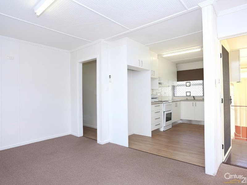 82 Sylvan Crescent, Leeming, WA, 6149, Leeming - Thumbnail 3