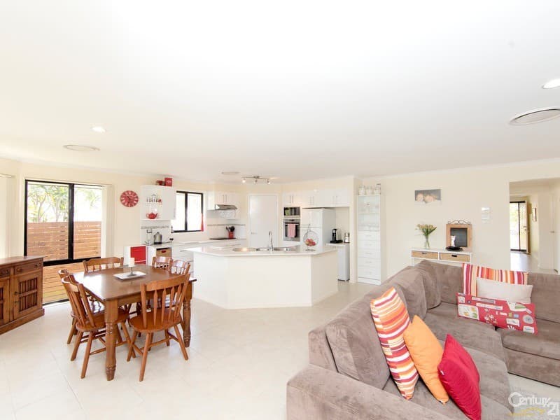 4 Amber Avenue, Fletcher, NSW, 2287, Fletcher - Thumbnail 2