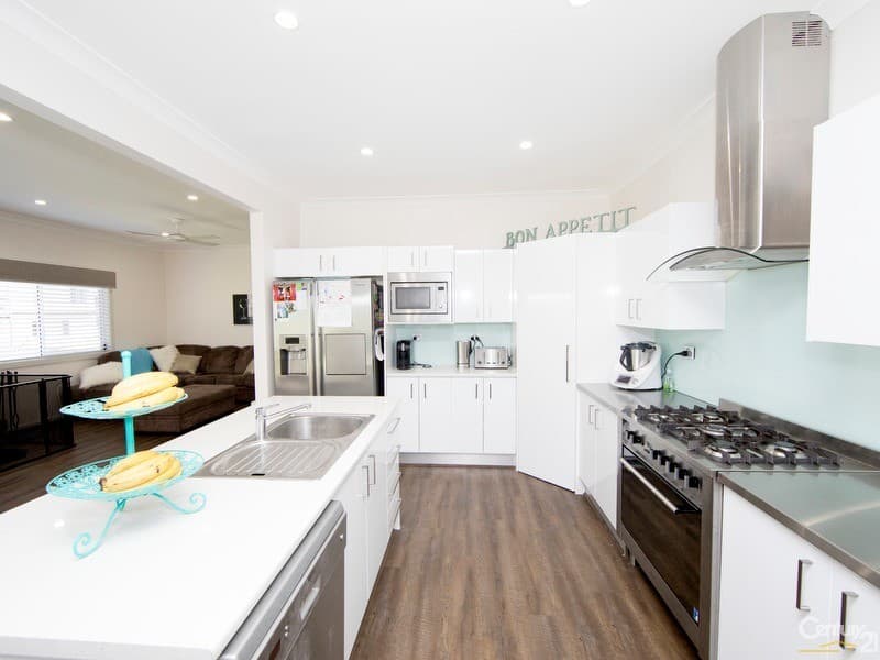 16 Regent Street, Tingira Heights, NSW, 2290, Tingira Heights - Thumbnail 2