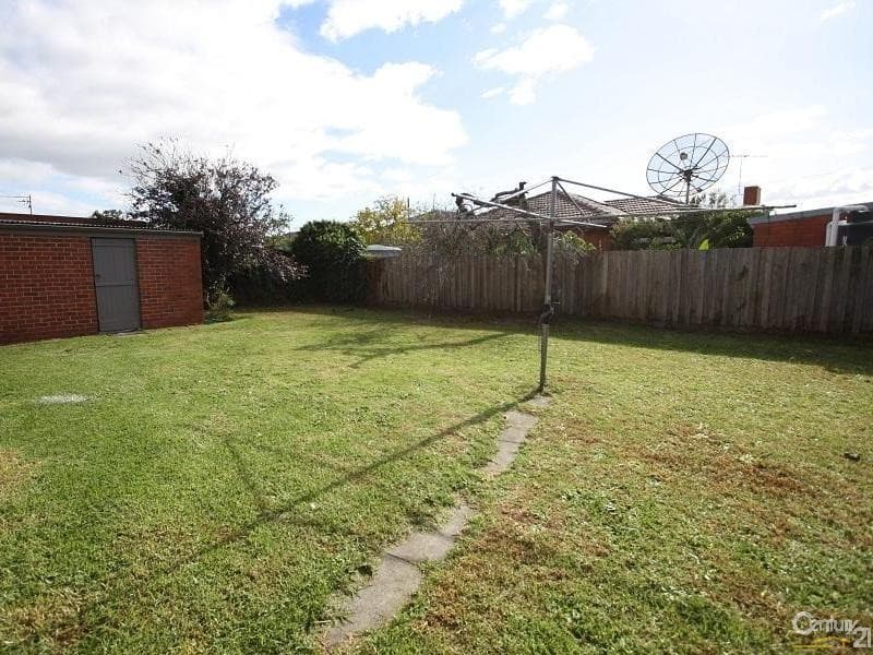 13 Hanleth Ave, Springvale, VIC, 3171, Springvale - Thumbnail 2