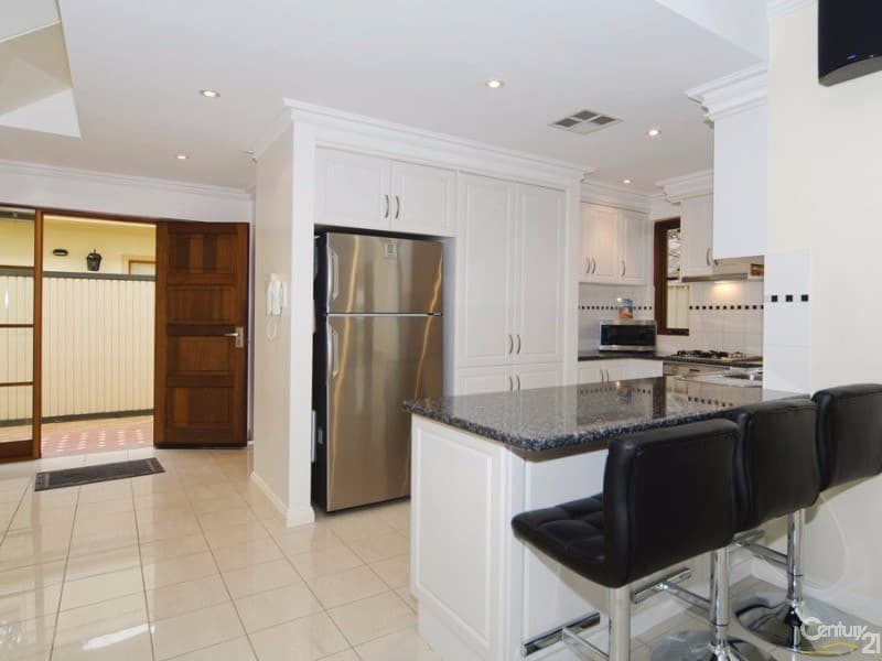 4/3 Edison Street, Glenelg North, SA, 5045, Copmanhurst - Thumbnail 3