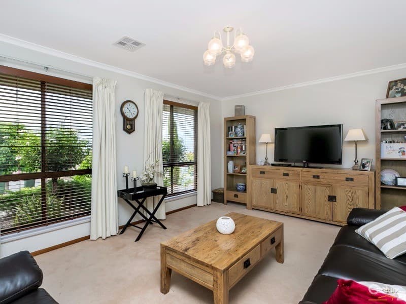 1 Arachne Drive, Hallett Cove, SA, 5158, Hallett Cove - Thumbnail 2