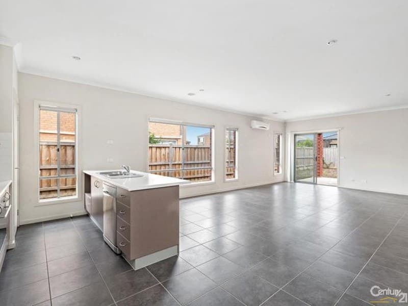 9 Sandy Avenue, Point Cook, VIC, 3030, Point Cook - Thumbnail 2
