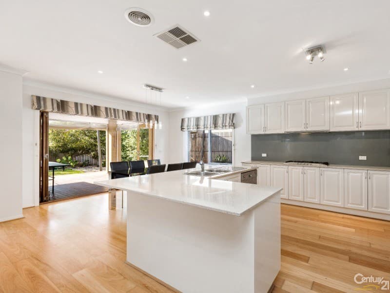 9 Meridian Close, Sanctuary Lakes, VIC, 3030, Sanctuary Lakes - Thumbnail 3