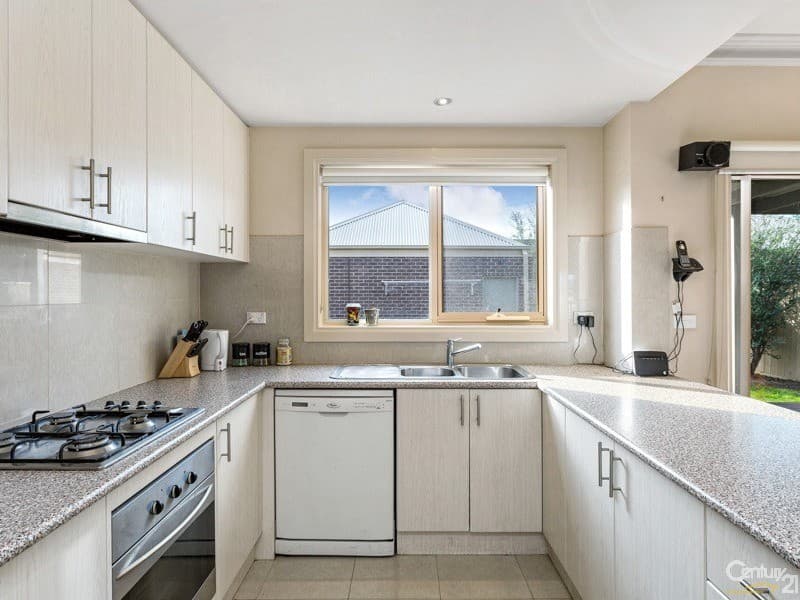 8 Shell Lane, Point Cook, VIC, 3030, Point Cook - Thumbnail 6