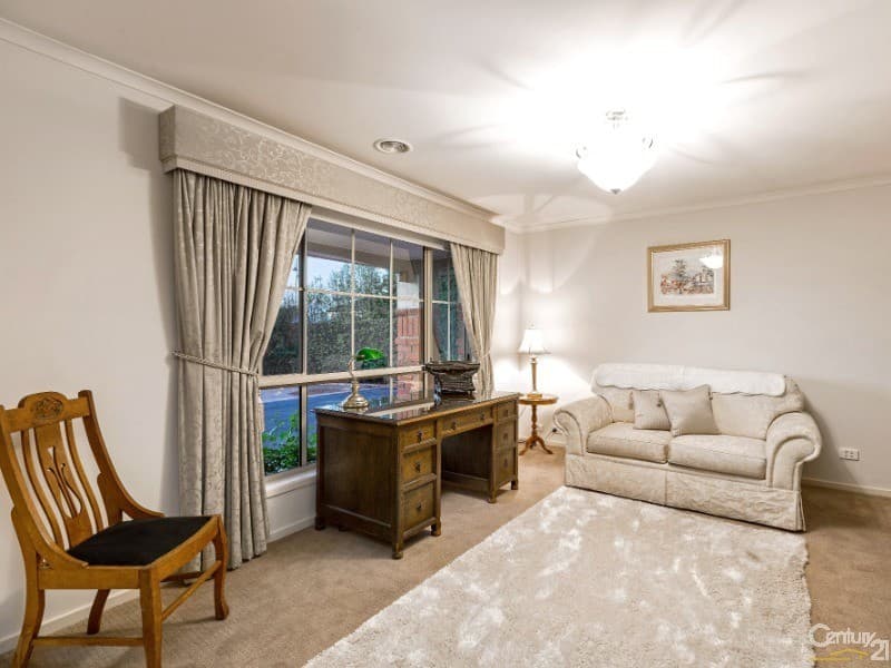 6 Edgeware Close, Point Cook, VIC, 3030, Point Cook - Thumbnail 2
