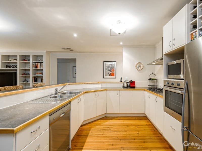 6 Edgeware Close, Point Cook, VIC, 3030, Point Cook - Thumbnail 3