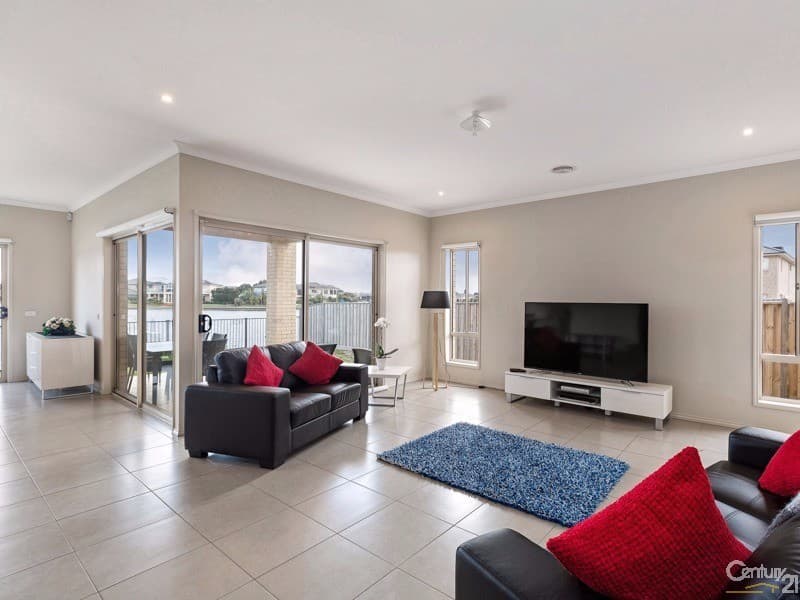 10 Rhode Island Close, Sanctuary Lakes, VIC, 3030, Sanctuary Lakes - Thumbnail 3