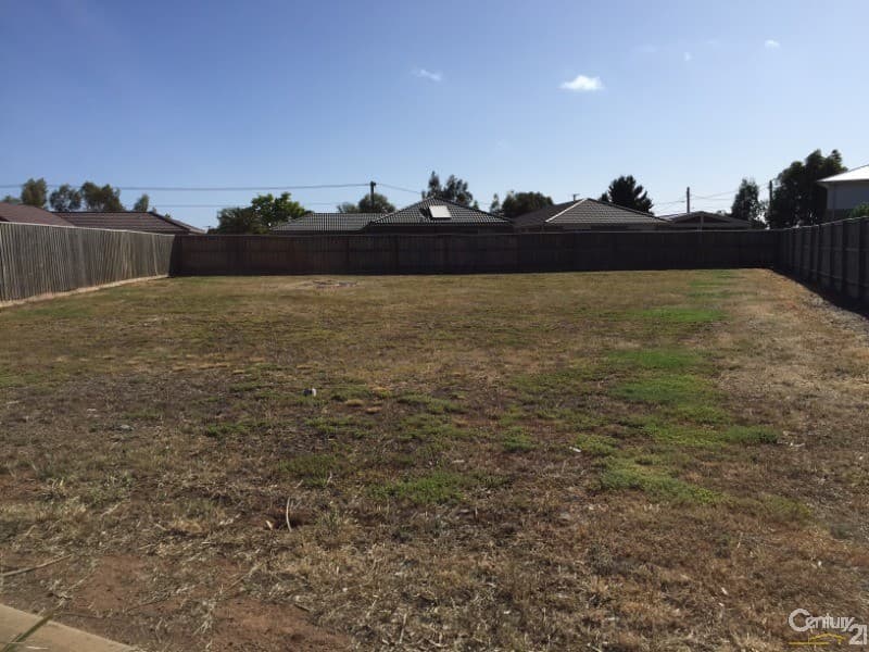 11 Lake Park Court, Werribee, VIC, 3030, Werribee - Thumbnail 2