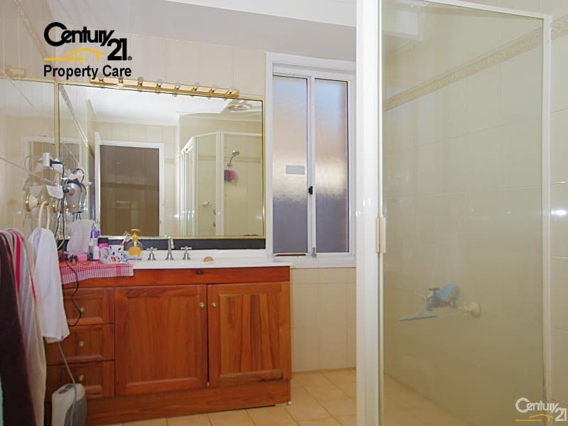 8 HAMPDEN PLACE, Raby, NSW, 2566, Raby - Thumbnail 4