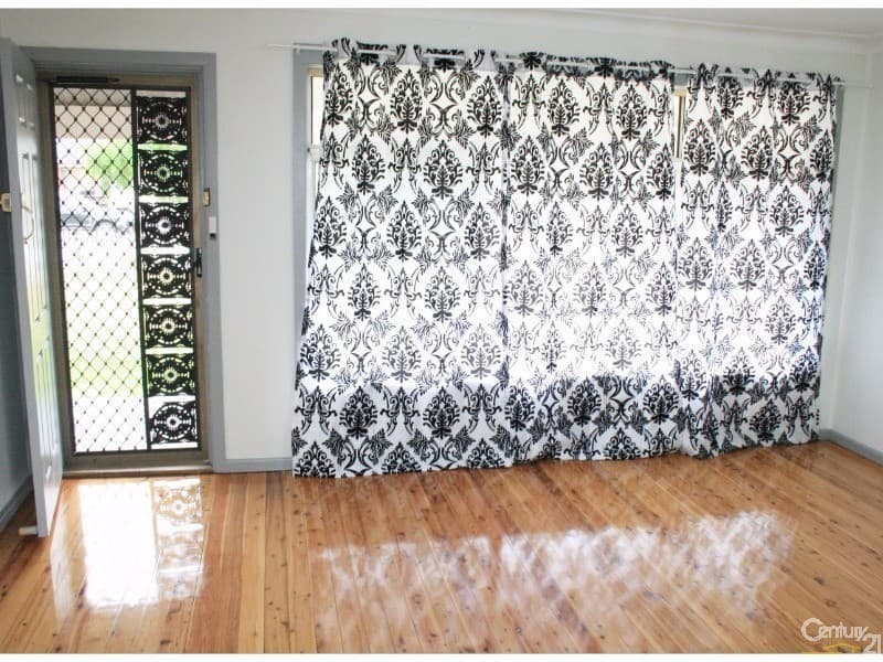 10 Waratah Crescent, Macquarie Fields, NSW, 2564, Macquarie Fields - Thumbnail 2