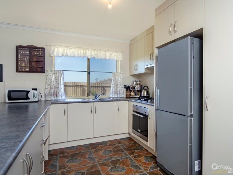 200 Excelsior Parade, Hindmarsh Island, SA, 5214, Hindmarsh Island - Thumbnail 2