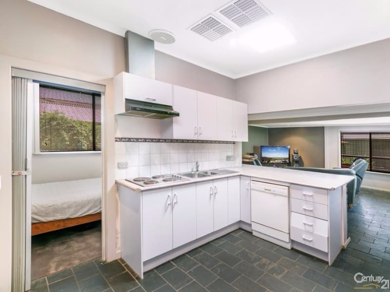 7 Regent Street, Moana, SA, 5169, Moana - Thumbnail 3