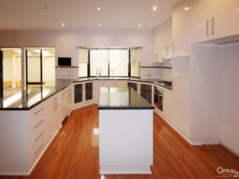 82 Buckingham Drive, Heidelberg, Heidelberg - Image 1