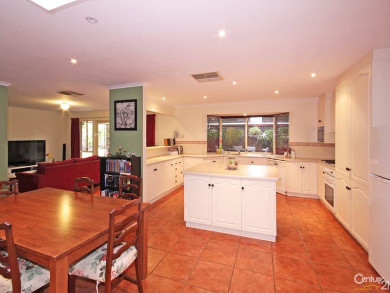 15 Partalunga Circuit, Woodcroft, SA, 5162, Woodcroft - Thumbnail 3
